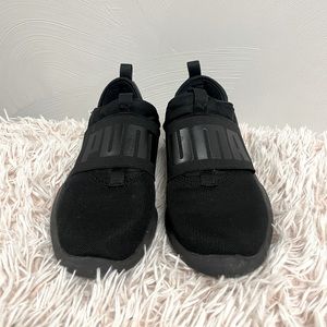 Black Dare Women’s Slip-On Puma Sneakers Size 7